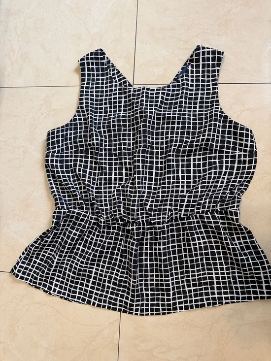 GAP Black & White Grid Peplum Tank - Women's - Picture 1 of 4